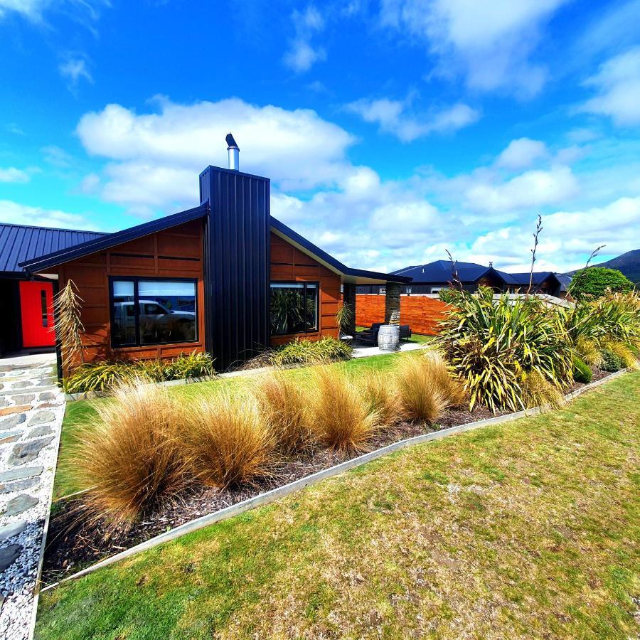 Hawea Heaven: Superking Beds + Hot Tub + Mountain Villa Wanaka Exterior photo