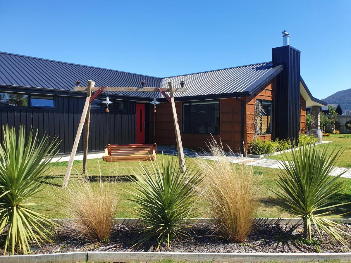 Hawea Heaven: Superking Beds + Hot Tub + Mountain Villa Wanaka Exterior photo