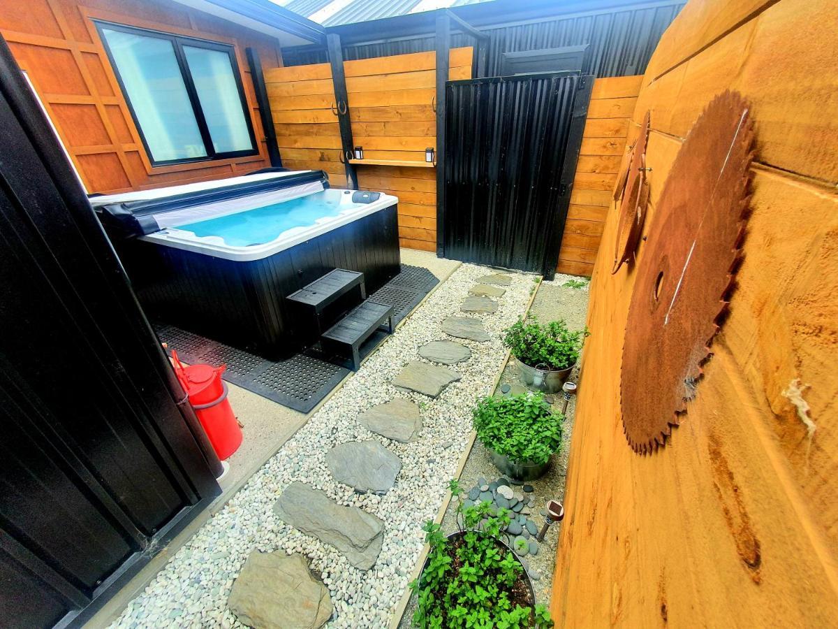 Hawea Heaven: Superking Beds + Hot Tub + Mountain Villa Wanaka Exterior photo