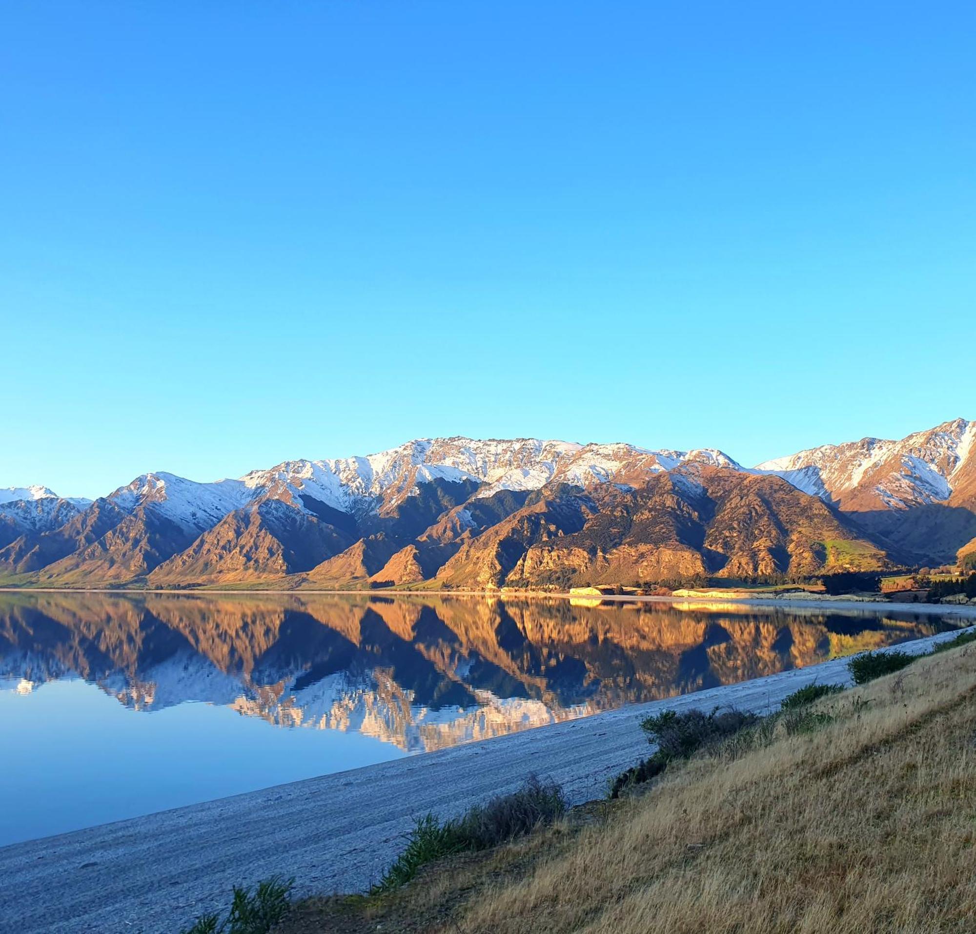 Hawea Heaven: Superking Beds + Hot Tub + Mountain Villa Wanaka Exterior photo